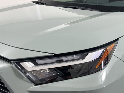 Used 2023 Toyota RAV4 XLE Premium image 11