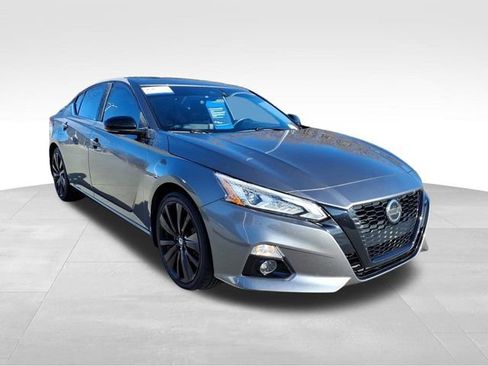 Used 2022 Nissan Altima 2.5 SR w/ Midnight Edition Package image 12