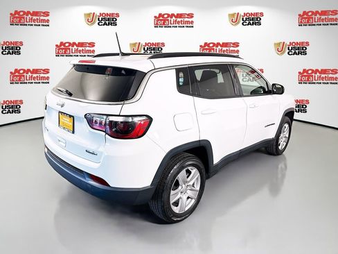 Used 2022 Jeep Compass Latitude w/ Sun and Sound Group AWD/4WD image 17