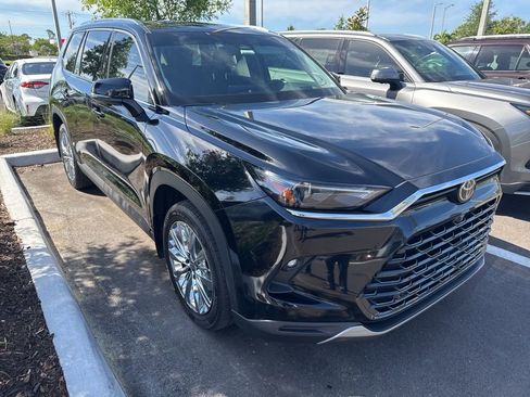 Used 2024 Toyota Grand Highlander Platinum image 1