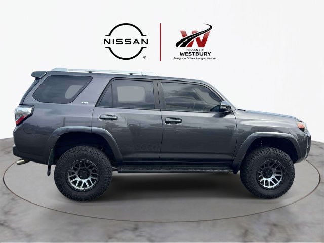 Used 2017 Toyota 4Runner SR5 Premium AWD/4WD image 5