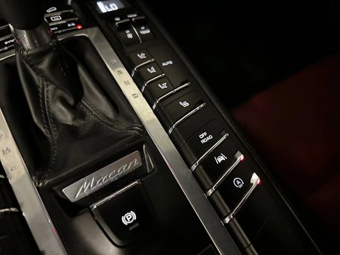 Used 2018 Porsche Macan image 43