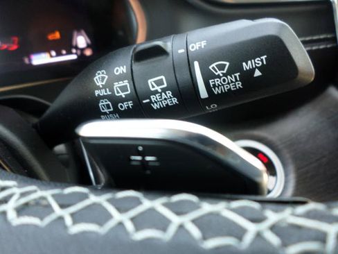 Used 2023 Jeep Grand Cherokee Overland AWD/4WD image 24