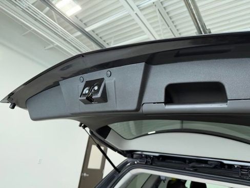 Used 2015 Chevrolet Traverse LT w/ Style and Technology Package FWD image 35