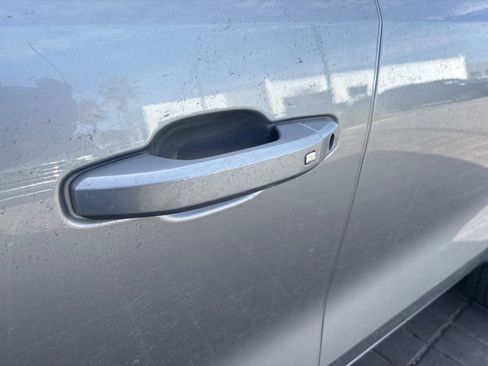 Used 2024 GMC Canyon Elevation w/ Convenience Package image 9