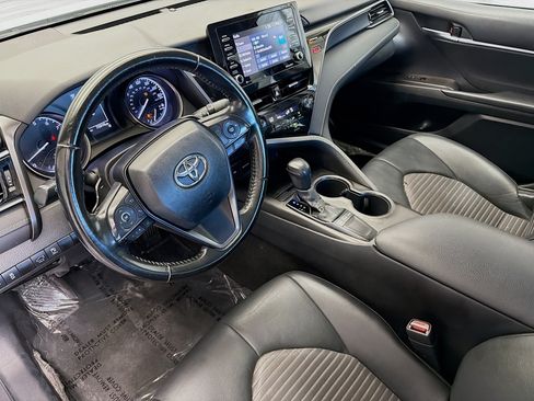 Used 2022 Toyota Camry SE FWD image 7