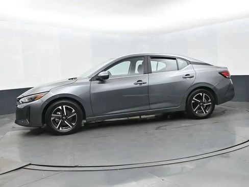 Used 2025 Nissan Sentra SV image 5