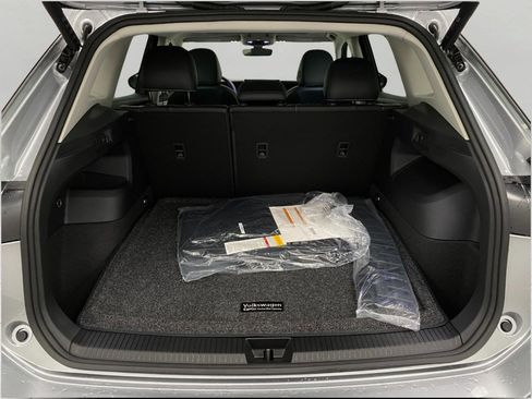 New 2025 Volkswagen Tiguan SE image 5