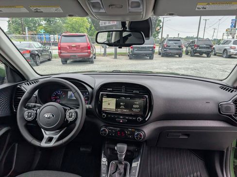Used 2020 Kia Soul EX FWD image 16