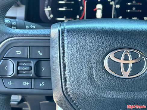 Certified 2026 Toyota 4Runner TRD Off-Road Premium AWD/4WD image 22