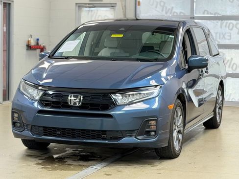 Used 2026 Honda Odyssey Touring image 3