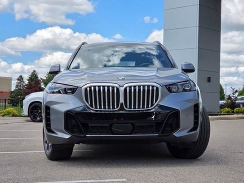 Used 2025 BMW X5 xDrive40i AWD/4WD image 3