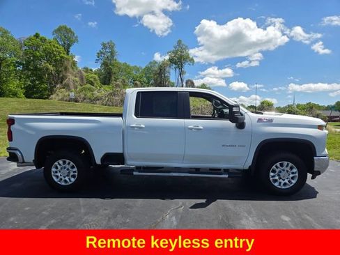 Used 2025 Chevrolet Silverado 2500 LT AWD/4WD image 10