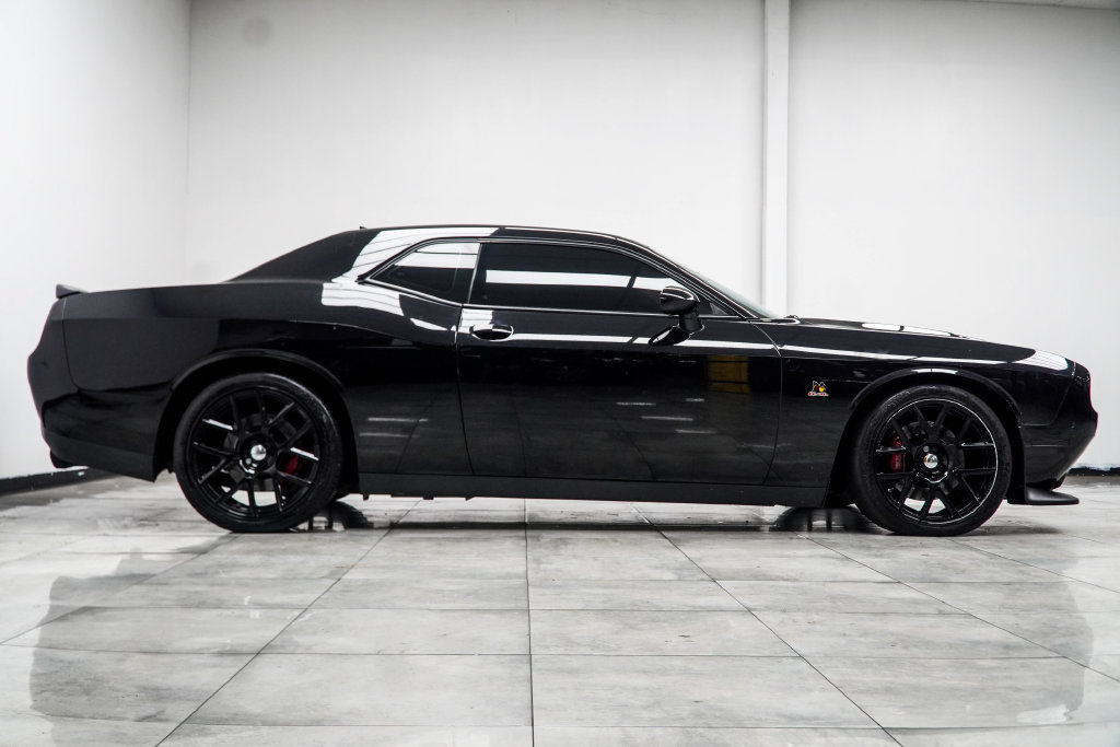 Used 2015 Dodge Challenger R/T Scat Pack w/ Sound Group II RWD image 10