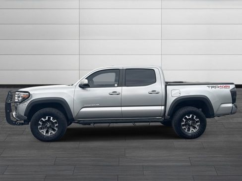Used 2021 Toyota Tacoma TRD Off-Road w/ Technology Package image 7