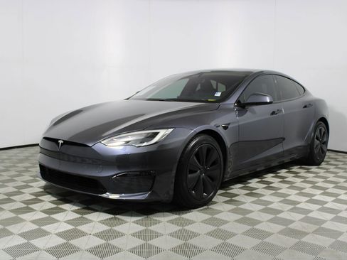Used 2021 Tesla Model S Plaid image 3