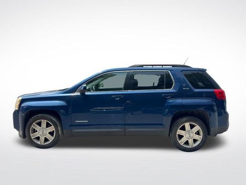 Used 2010 GMC Terrain SLE w/ Convenience Package FWD image 2