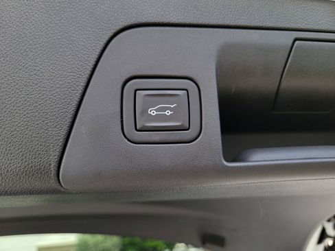 Used 2023 Buick Envision Essence AWD/4WD image 9