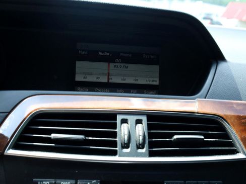 Used 2014 Mercedes-Benz C 250 Sedan image 7