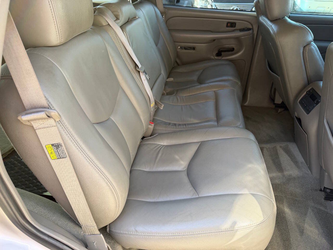 Used 2004 Chevrolet Tahoe Z71 w/ Z71 Preferred Equipment Group AWD/4WD image 14
