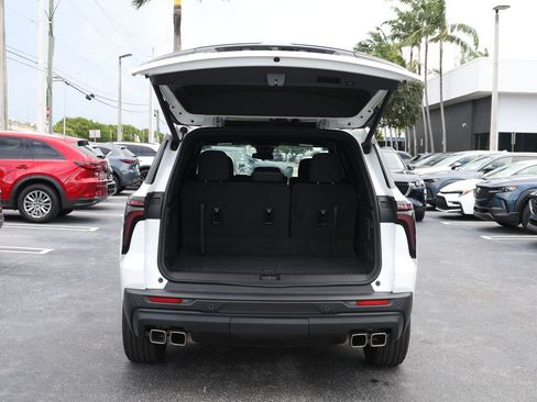 Used 2024 Chevrolet Traverse LS FWD image 7