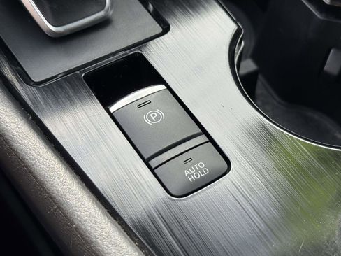 Used 2023 Nissan Rogue SV image 13