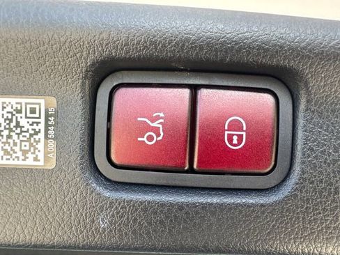 Used 2025 Mercedes-Benz C 300 4MATIC Sedan image 13