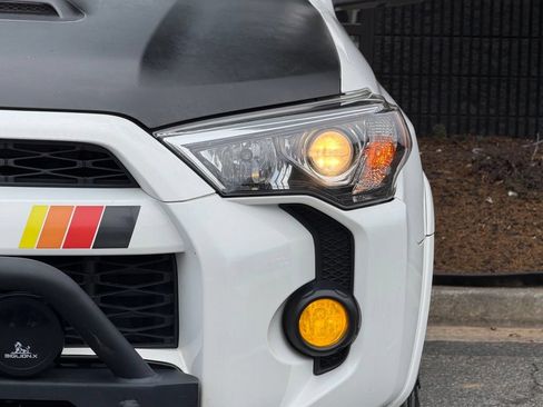 Used 2017 Toyota 4Runner TRD Off-Road Premium AWD/4WD image 5