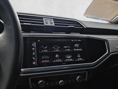 Certified 2024 Audi Q3 2.0T Premium image 22