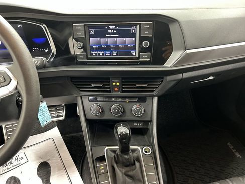Certified 2023 Volkswagen Jetta Sport FWD image 18