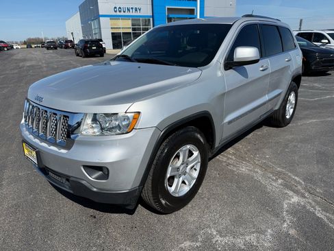 Used 2013 Jeep Grand Cherokee Laredo w/ Laredo E Group image 9