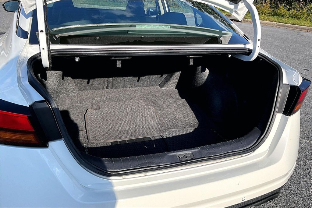 Used 2024 Nissan Altima 2.5 SR FWD image 27