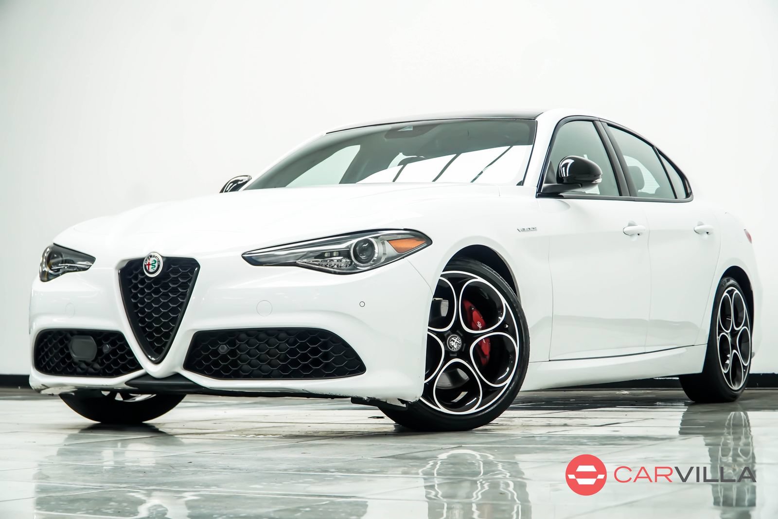 Used 2023 Alfa Romeo Giulia Veloce RWD image 1