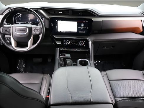 Used 2024 GMC Sierra 1500 Denali w/ Technology Package RWD image 13