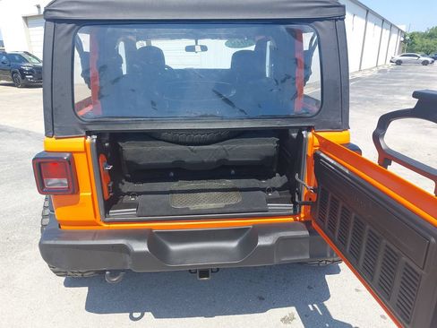 Used 2019 Jeep Wrangler Sport AWD/4WD image 11
