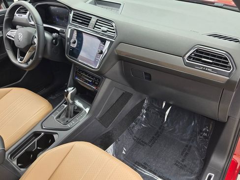 Used 2024 Volkswagen Tiguan SE R-Line FWD image 19