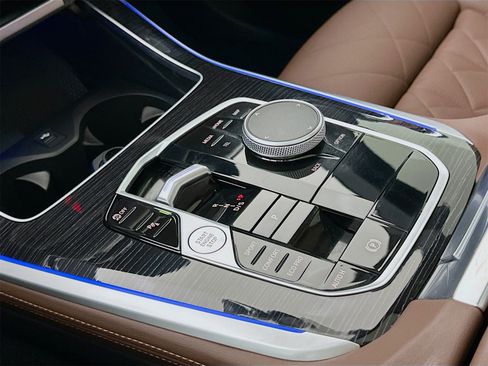 Used 2025 BMW X5 sDrive40i w/ M Sport Package image 18