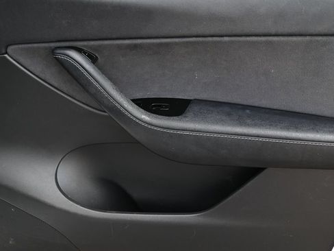 Used 2020 Tesla Model Y Long Range AWD/4WD image 18