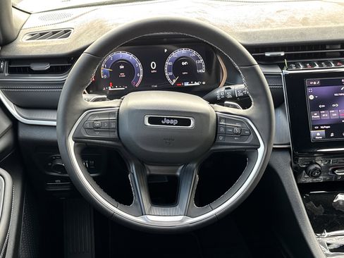 New 2025 Jeep Grand Cherokee Laredo X image 25