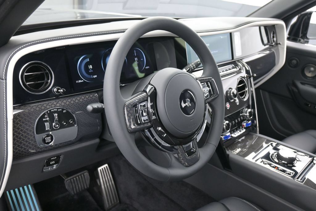 New 2027 Rolls-Royce Cullinan Black Badge AWD/4WD image 17