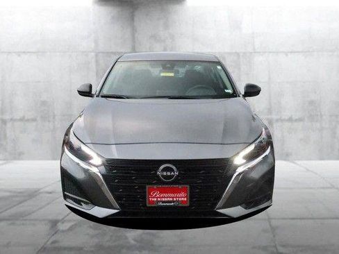 Certified 2025 Nissan Altima 2.5 SV FWD image 4