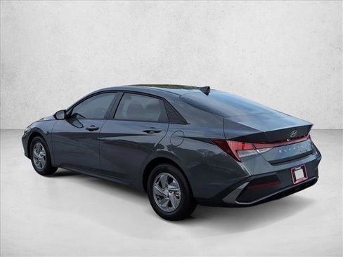 New 2026 Hyundai Elantra SE FWD image 9