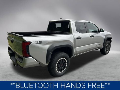 Used 2024 Toyota Tacoma TRD Off-Road image 3
