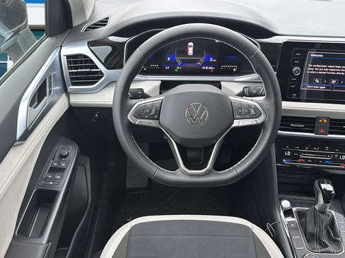New 2026 Volkswagen Taos SE AWD/4WD image 18