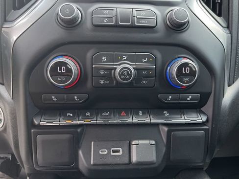 Used 2022 Chevrolet Silverado 1500 RST AWD/4WD image 18