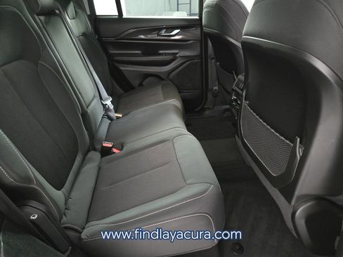 Used 2023 Jeep Grand Cherokee Laredo AWD/4WD image 15