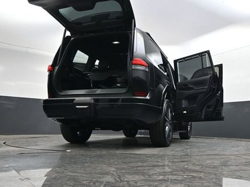 Used 2024 Lexus GX 550 w/ Accessory Package (31) image 39