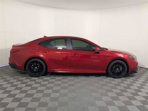 New 2026 Toyota Camry SE FWD image 4