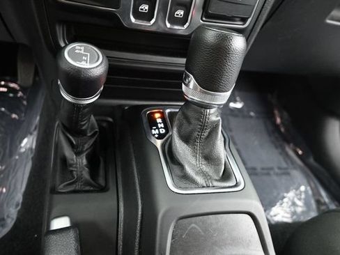 Used 2020 Jeep Wrangler Sport AWD/4WD image 12