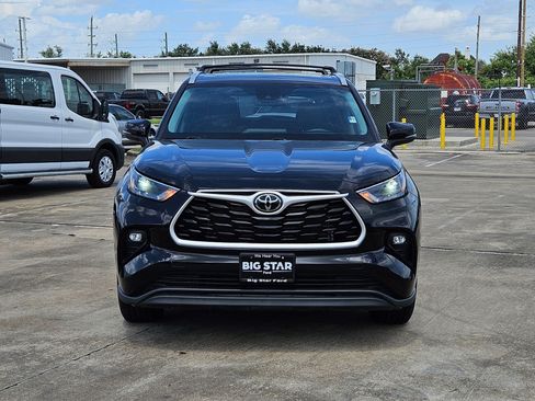 Used 2023 Toyota Highlander XLE FWD image 11